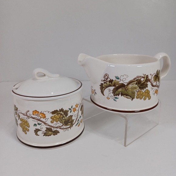 Wedgwood VINE CROFT Creamer and Covered Sugar Oven To Table Retired - Picture 1 of 11